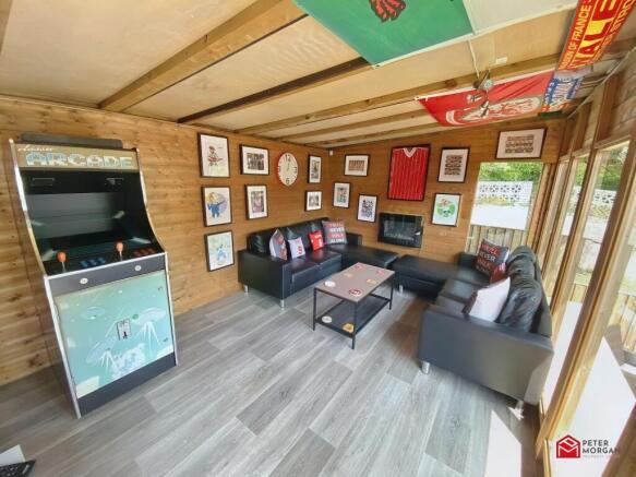 Summer House/ Studio/ Garden Room
