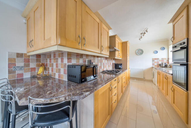 1331665-12-6891d6...