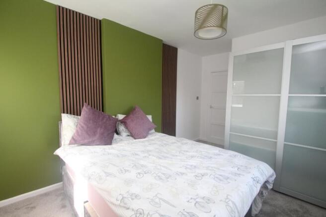 3 bed Semi-Detached to rent Image 10