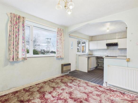 Elwyn Drive, Marchwiel, LL13 photo 2