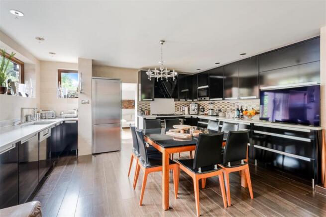 LADBROKE ROAD (23).jpg