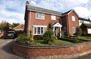 15, Harvest End, Colchester CO3 0YX