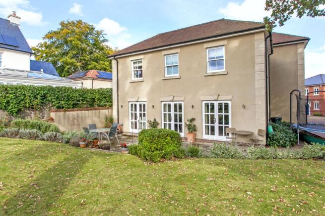 11 Mornington Dri...