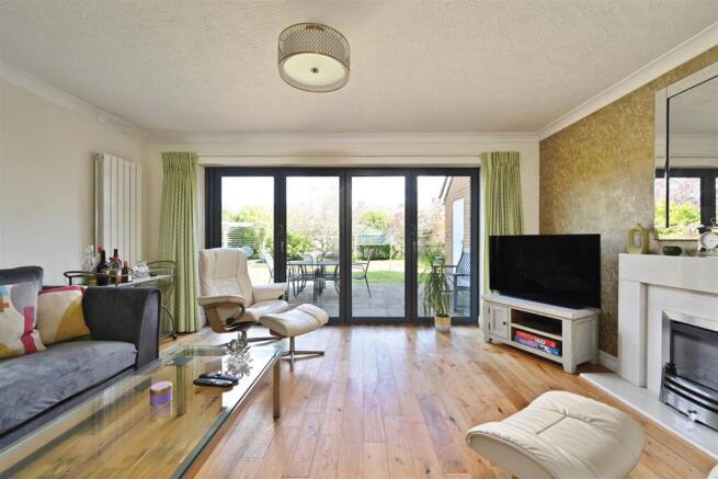 4-Gainsborough-Road-tn402ul (3).jpg