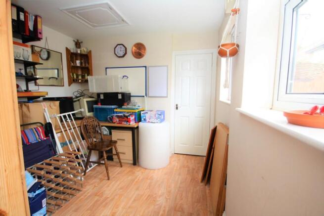 CENTRAL AREA OF THE GARAGE
