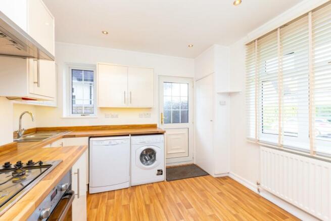 3 Rowan Crescent-3.jpg