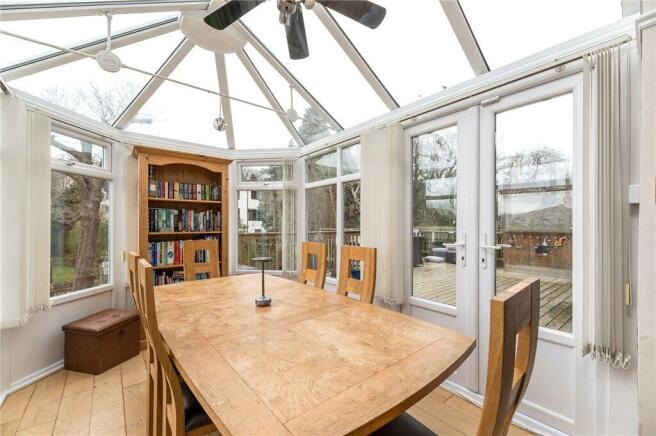 4 bed Semi-Detached for sale Image 9
