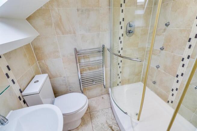 EN SUITE SHOWER ROOM/W.C.