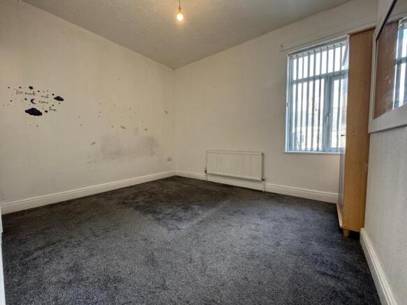 2 bed Terraced to rent Image 5