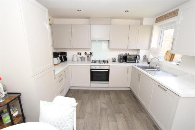 3 bed Semi-Detached for sale Image 7