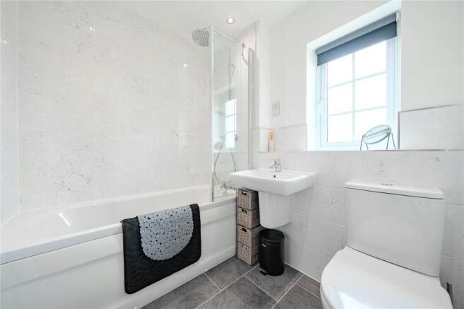 4 bed Detached for sale Image 6