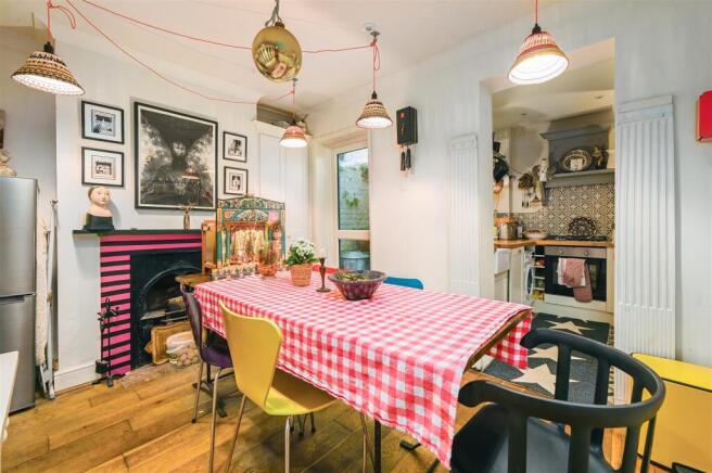 5 WELLINGTON TERRACE (3).jpg