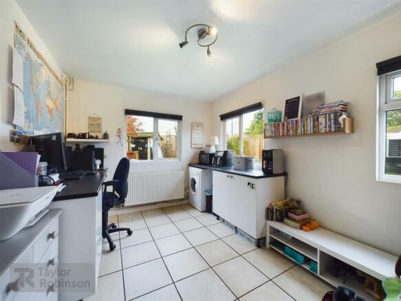 CAM02600G0-PR0341-STILL014.jpg