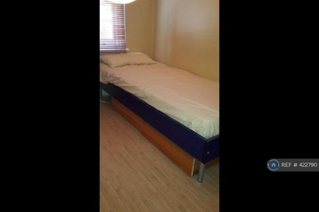 Sinle Bedroom