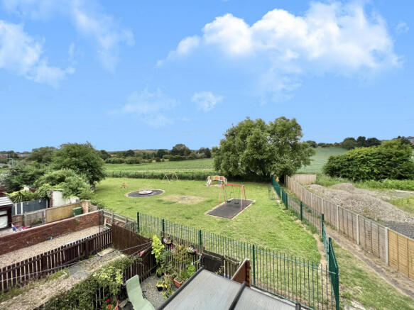 3 bed Terraced to rent Image 11