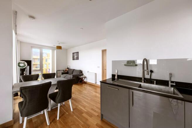 094A5149 Max living6