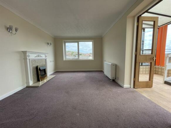 Lounge 2.JPG
