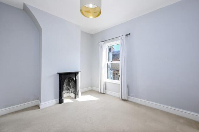 2 bed End of Terrace to rent Image 6