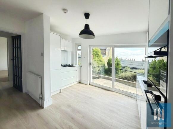 4 bed Bungalow to rent Image 5