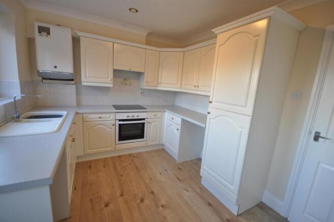 2 bed Town House to rent Image 4
