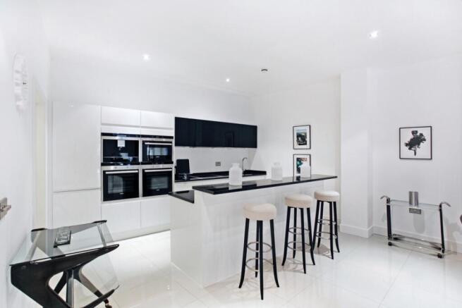 Kitchen shot (Main)