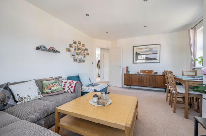 1438051-17-69d4f4...