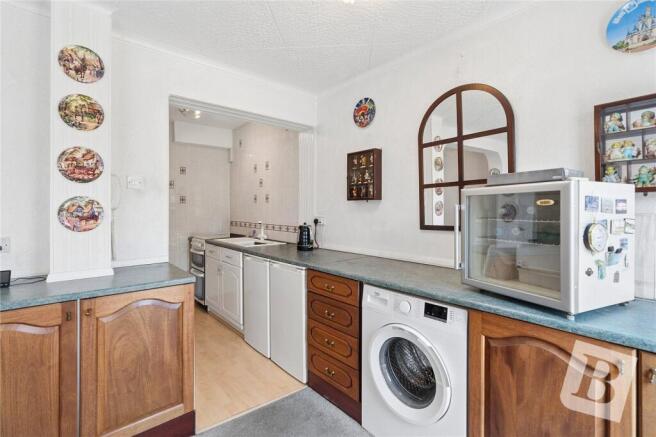 Lancaster Drive, Hornchurch, RM12 photo 4