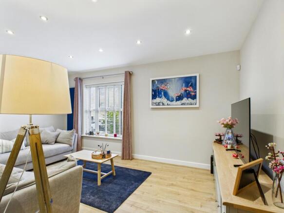 4 bed Detached for sale Image 11