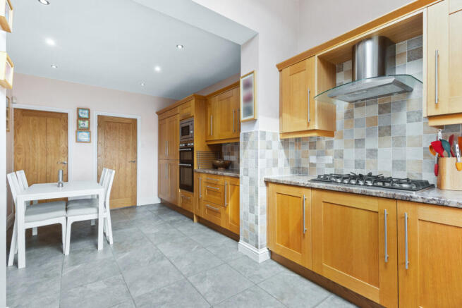 3 bed Semi-Detached for sale Image 4