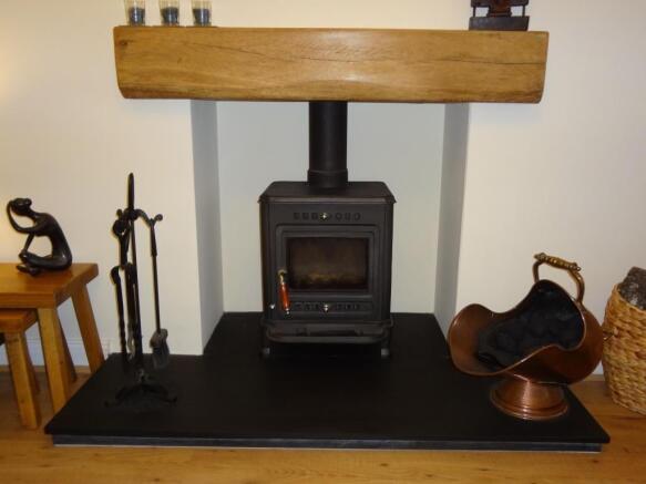 FEATURE FIREPLACE
