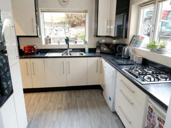 Kitchen:
