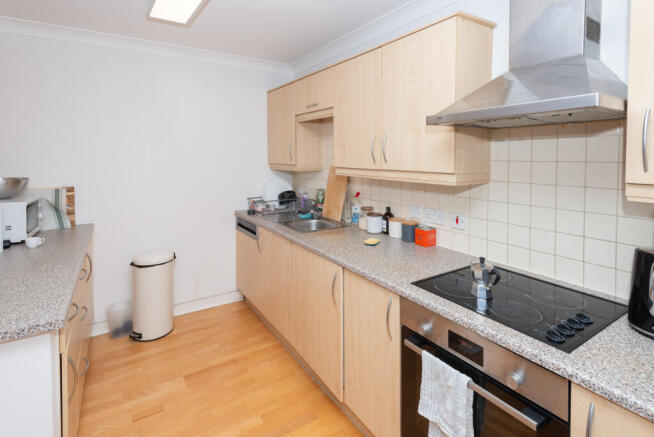 2 bed Flat for sale Image 5