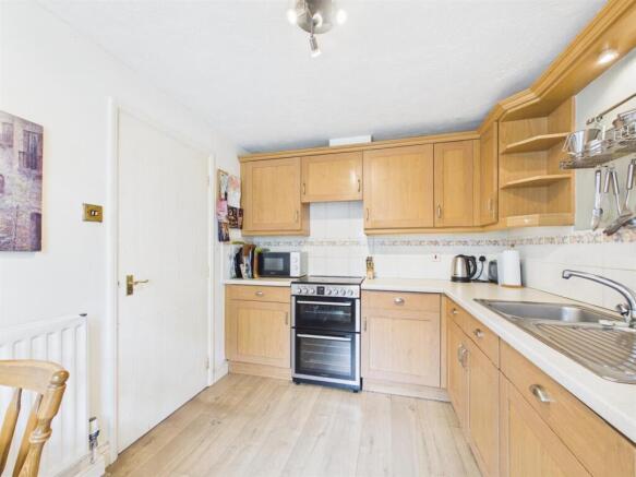 Prestwold Way, Fairford Leys, Aylesbury photo 4
