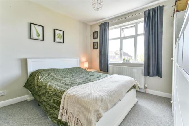 bedroom 2.JPG