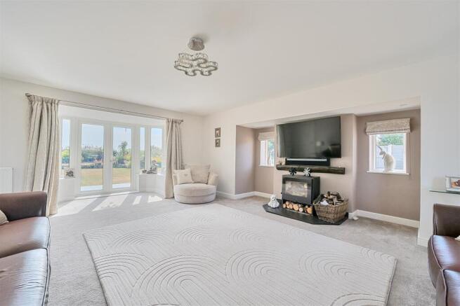 Maymyo, Shawbury Road, Wem, Shrewsbury, SY4 5PF photo 4