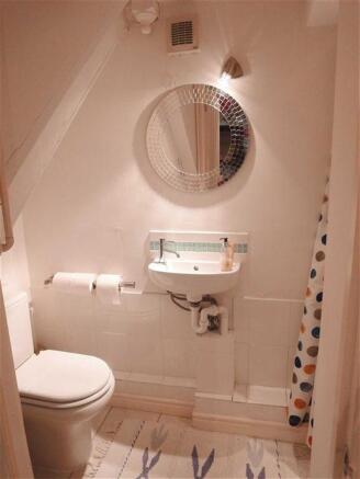 SHOWER ROOM: