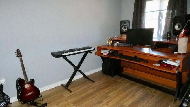 Photo 12