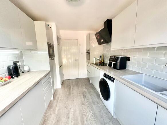 Linden Close, Lymm, Cheshire, WA13 photo 4