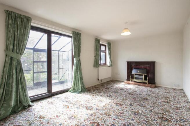 Living Room3.jpg