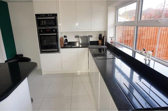 Kitchen / Breakfast