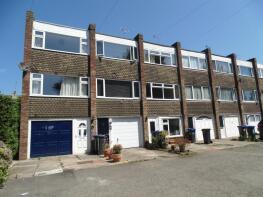 5, Grinstead Avenue, Lancing BN15 9BH