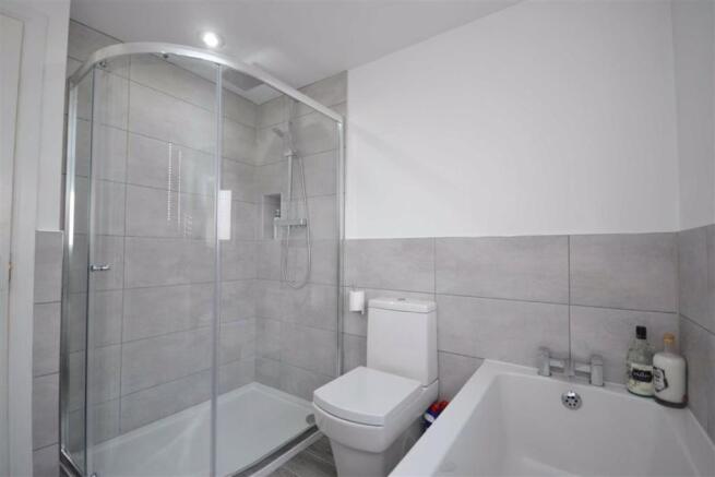 Family Bathroom view 3