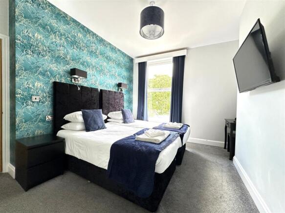8 bed Terraced for sale Image 7