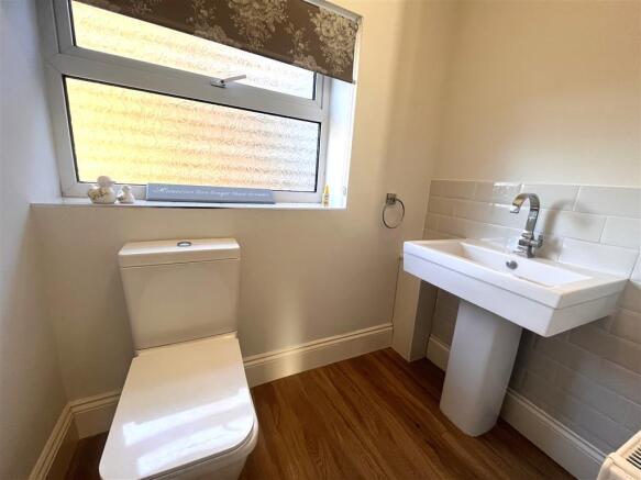 Cloakroom/wc