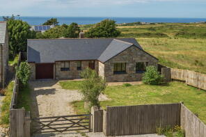 Lowarn, Boscaswell Downs, Pendeen TR19 7DR