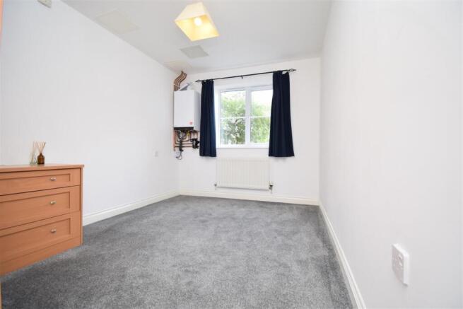 2 bed Ground Flat to rent Image 9