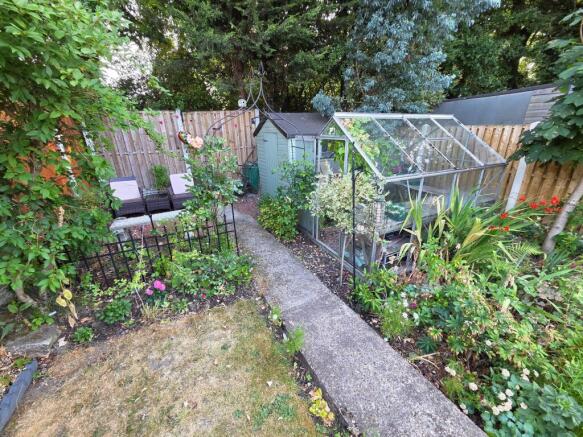 3 bed Semi-Detached for sale Image 12