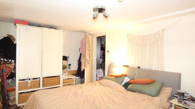 5 bed Terraced for sale Image 8