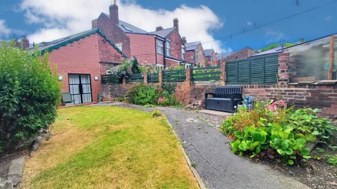 1 bed Apartment to rent Image 11