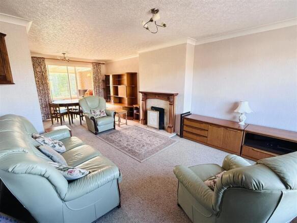 Living Room / Diner
